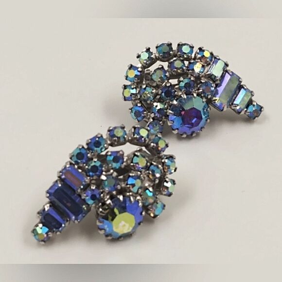 Continental Vintage Blue Borealis Rhinestone Clip On Earrings - Picture 11 of 16